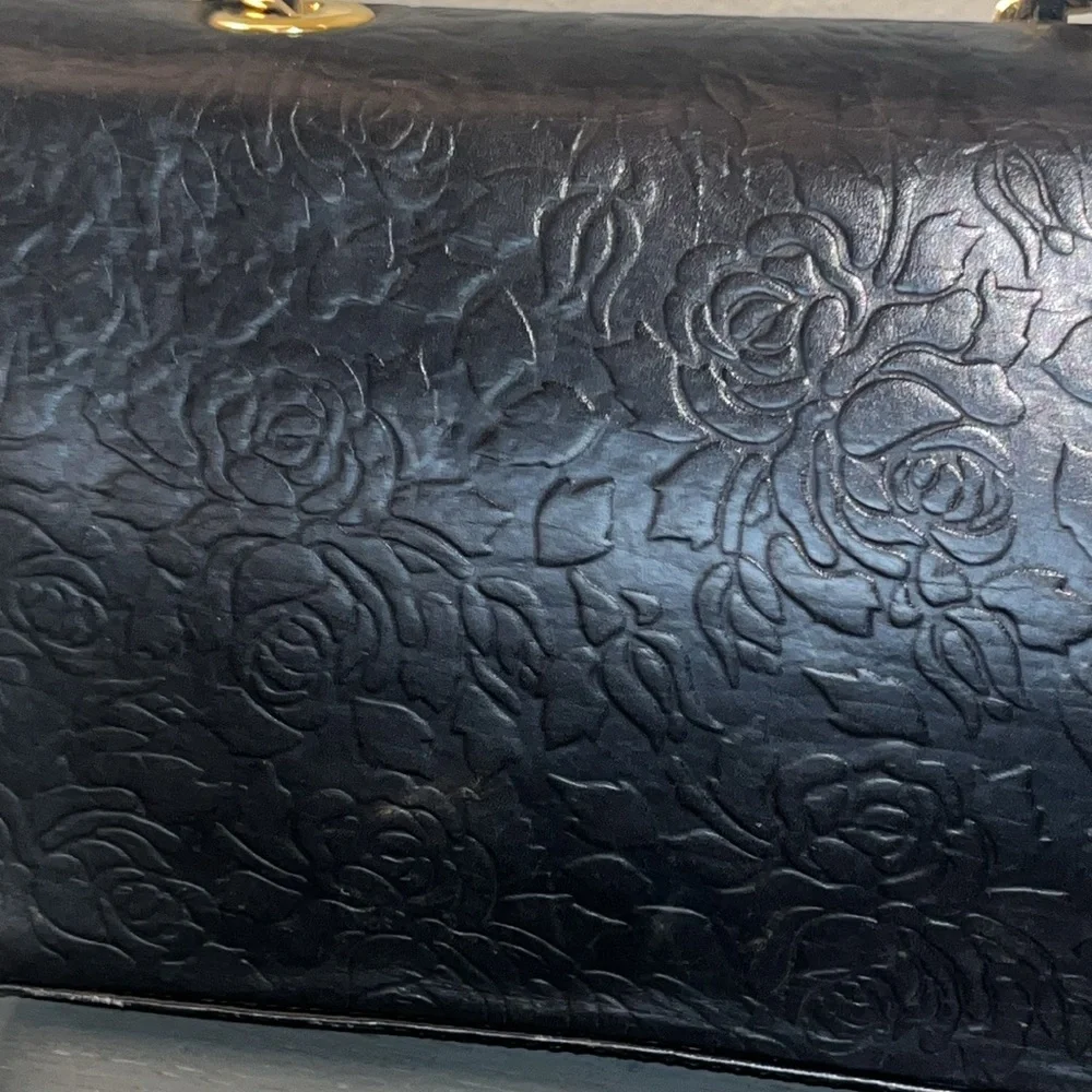 Vintage Valentino Garavani, black leather chain shoulder purse w rose flower EUC